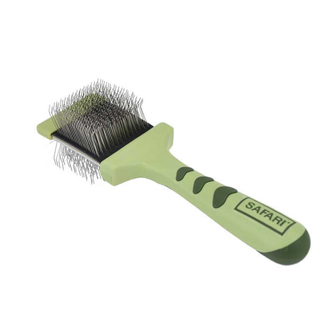 Flexible slicker brush for cats